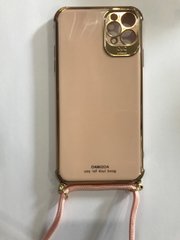 Чехол для мобильного телефона iPhone i11ProMax стильный,качественный,надежный на шнурке через плечо,цвет пудровый с золотом